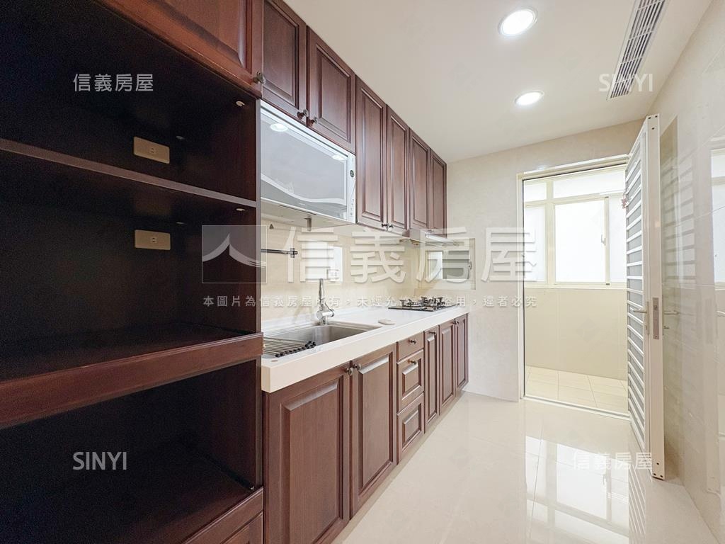 天母磺溪第一排綠景房屋室內格局與周邊環境