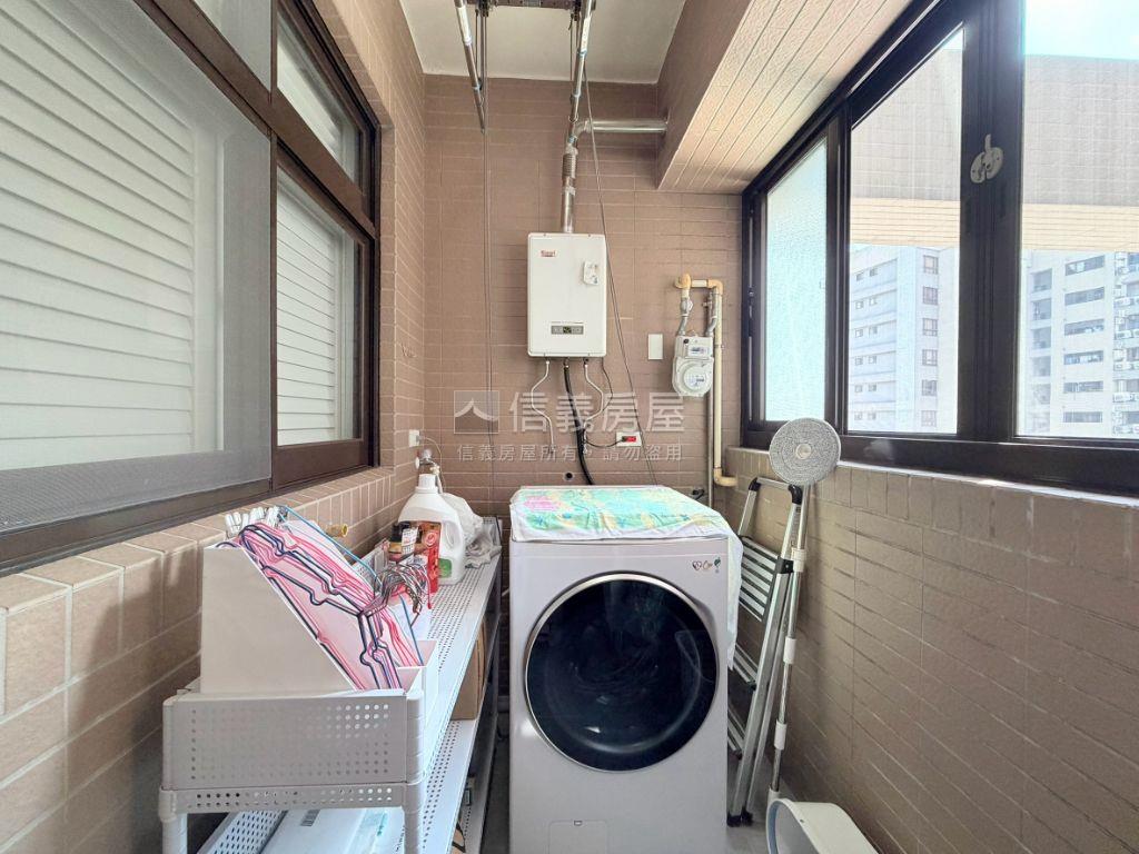 掬園兩房平車美裝潢房屋室內格局與周邊環境