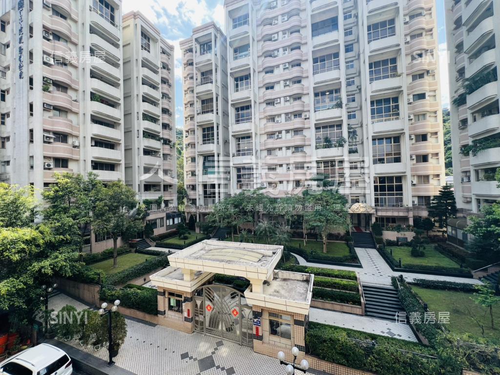 芝園面中庭景觀＋坡平車位房屋室內格局與周邊環境