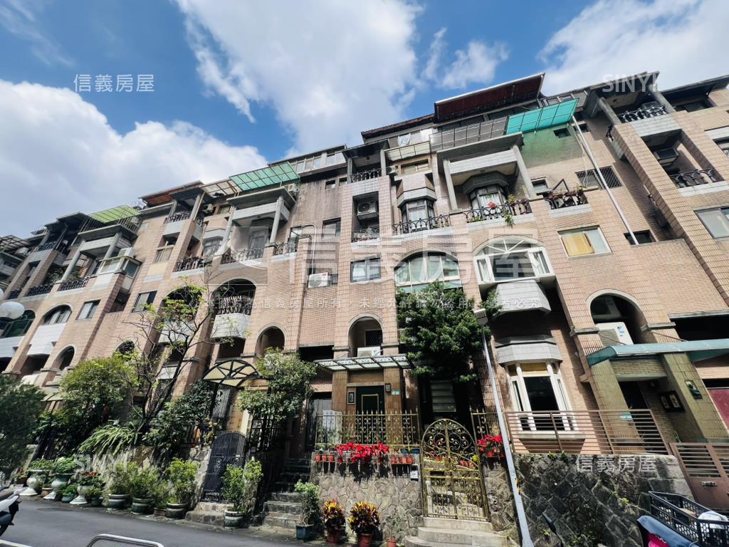 芝園面中庭景觀＋坡平車位房屋室內格局與周邊環境