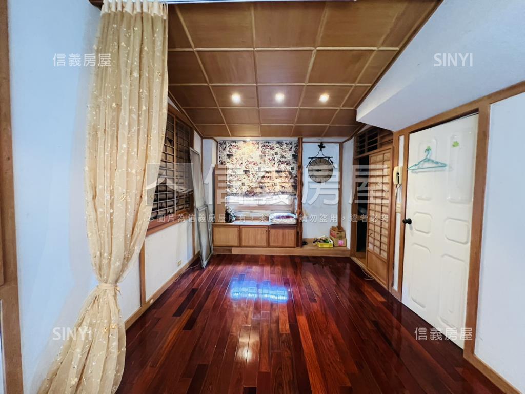 芝園面中庭景觀＋坡平車位房屋室內格局與周邊環境