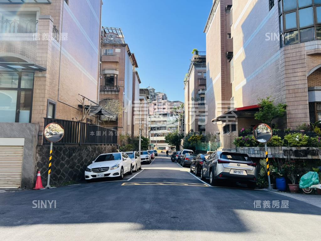 芝園面中庭景觀＋坡平車位房屋室內格局與周邊環境