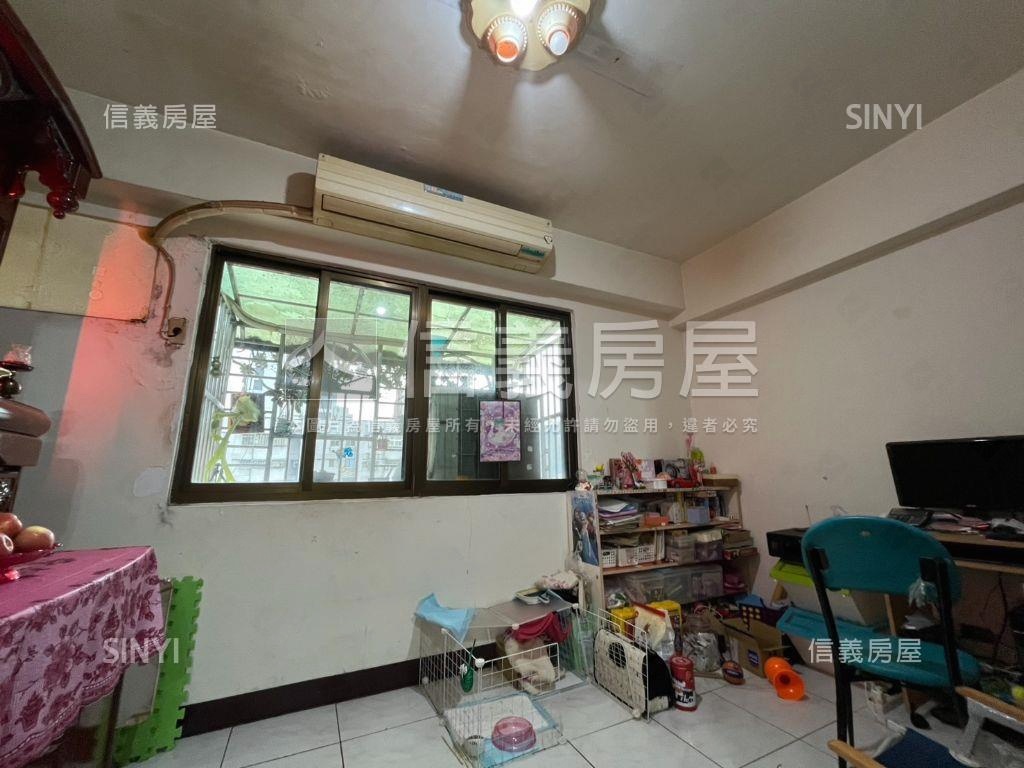 三峽世慈京都三房車位房屋室內格局與周邊環境