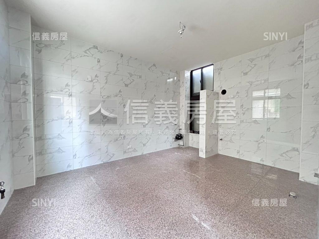 三賢公園旁電梯別墅房屋室內格局與周邊環境