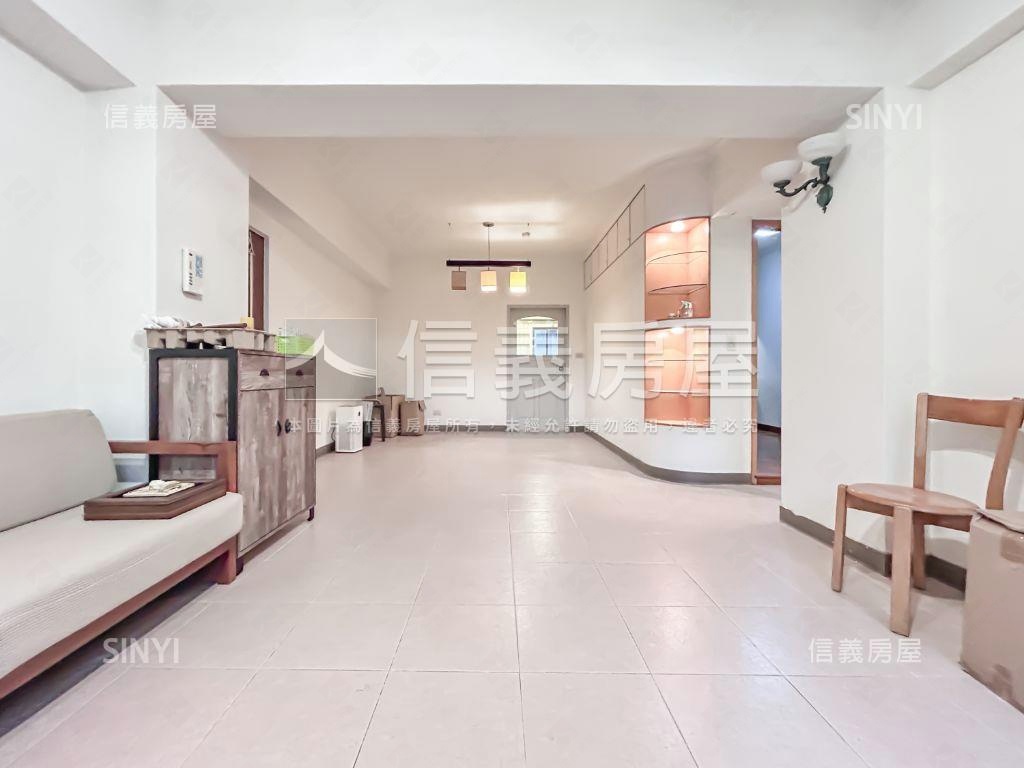 忠孝捷運雙併華廈房屋室內格局與周邊環境