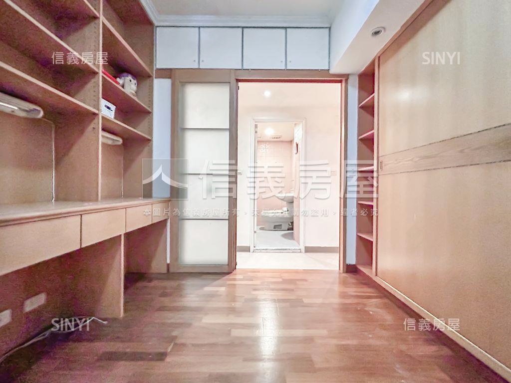 忠孝捷運雙併華廈房屋室內格局與周邊環境