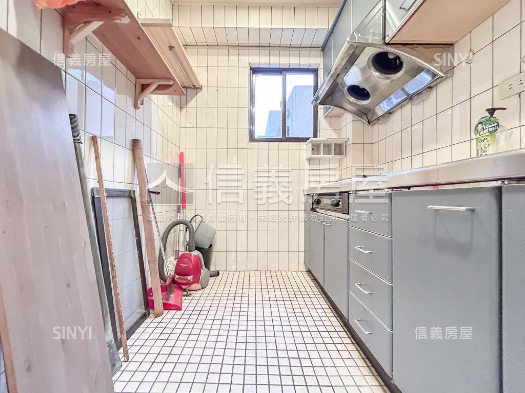 忠孝捷運雙併華廈房屋室內格局與周邊環境