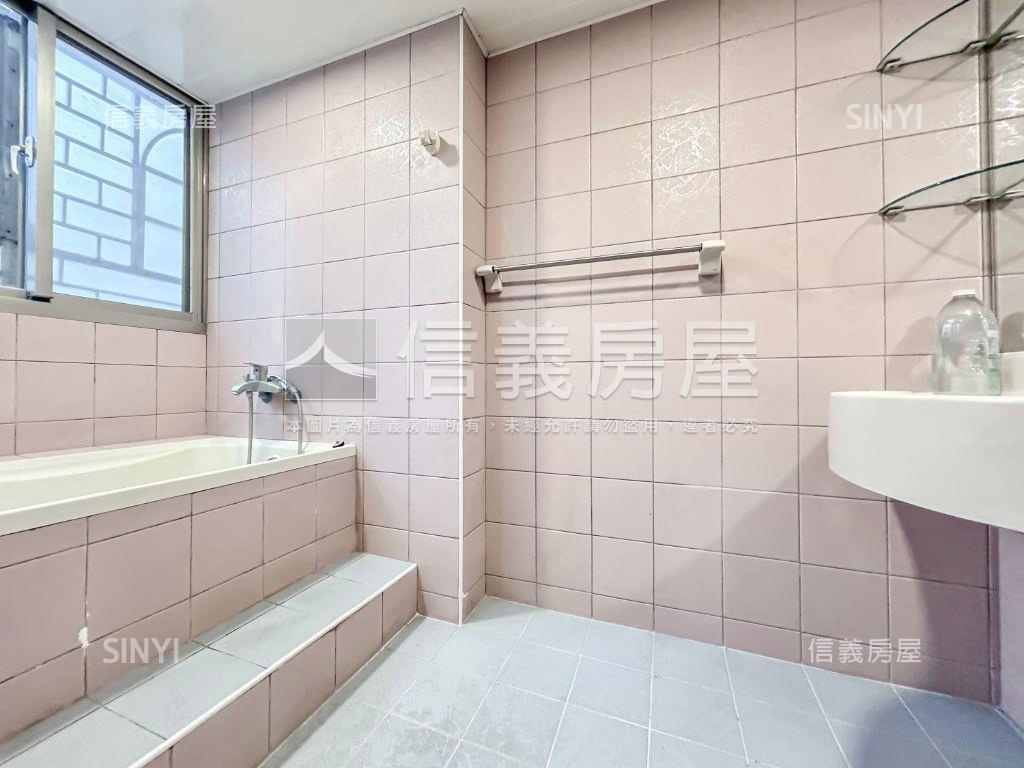 忠孝捷運雙併華廈房屋室內格局與周邊環境