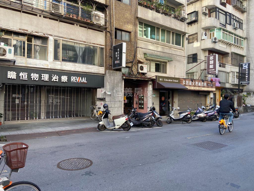 謄本商業用捷運大面寬金店房屋室內格局與周邊環境