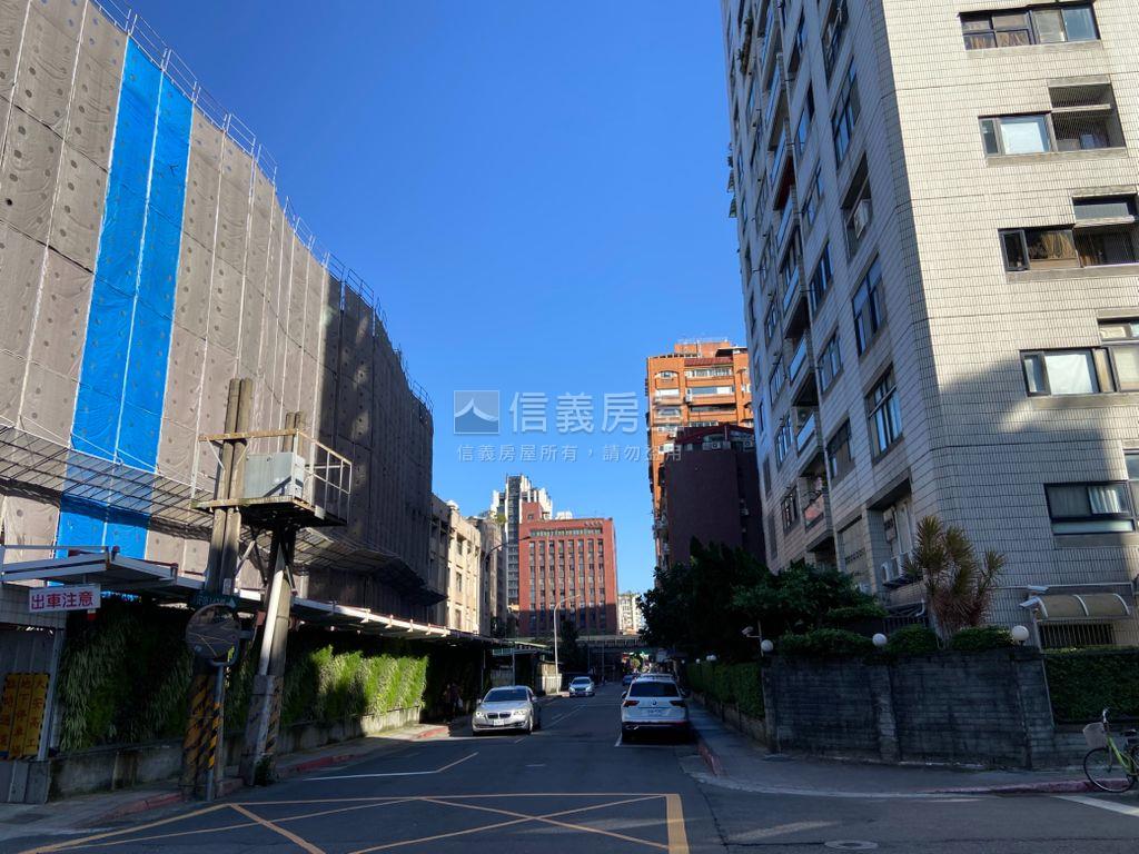 謄本商業用捷運大面寬金店房屋室內格局與周邊環境