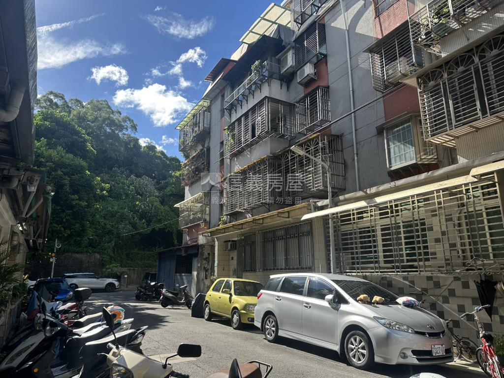 台北花園城一樓免爬梯美寓房屋室內格局與周邊環境