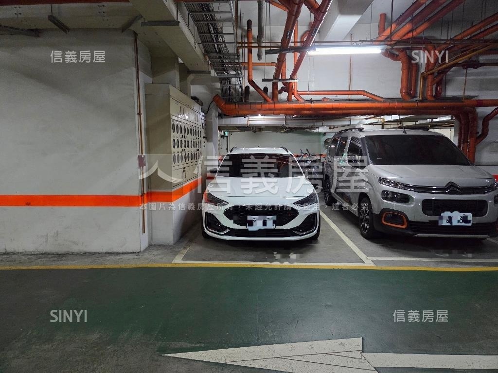 駁二輕軌海揚質感四房平車房屋室內格局與周邊環境