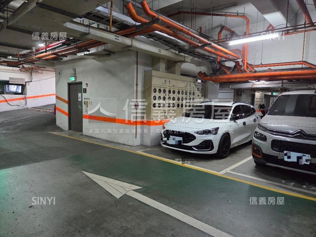 駁二輕軌海揚質感四房平車房屋室內格局與周邊環境