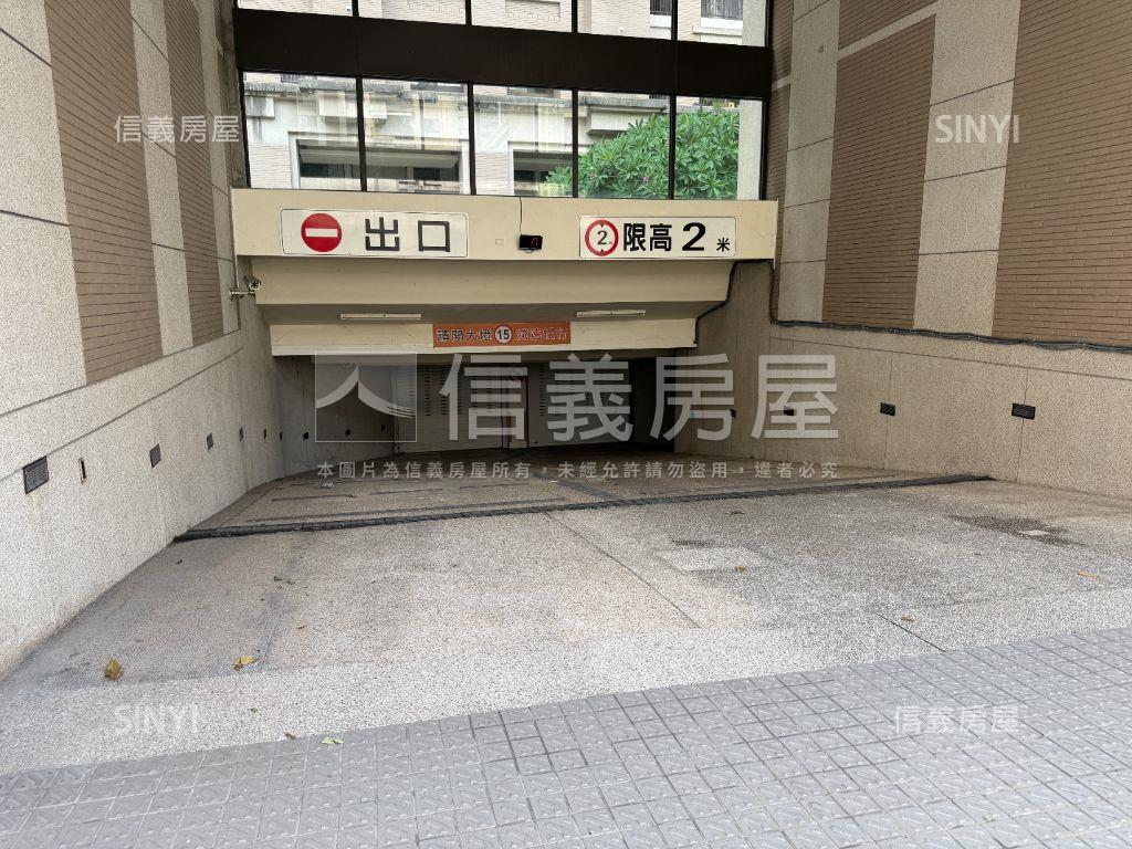 高鐵區穩定收租水琉璃店面房屋室內格局與周邊環境