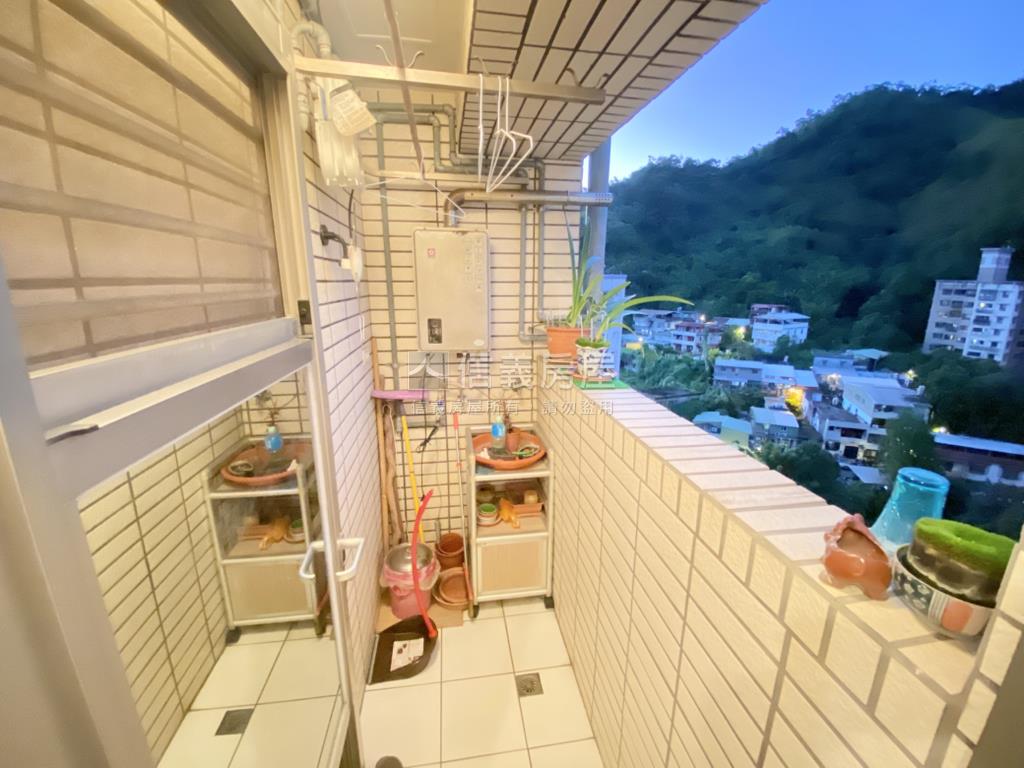 磅礡美景～稀有邊間２房房屋室內格局與周邊環境