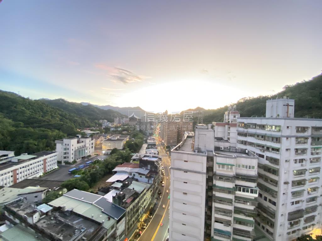 磅礡美景～稀有邊間２房房屋室內格局與周邊環境