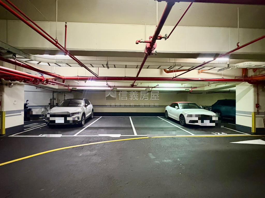 新潤建設３房車位雙衛浴房屋室內格局與周邊環境