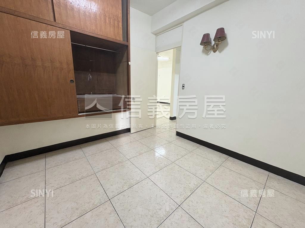 低總價採光明亮３房房屋室內格局與周邊環境