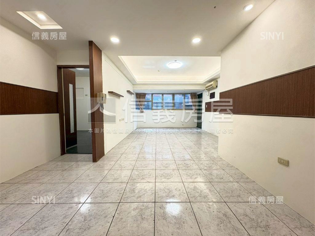 南屯五期四房附車位房屋室內格局與周邊環境