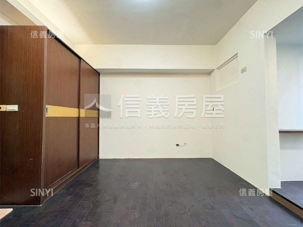 南屯五期四房附車位房屋室內格局與周邊環境