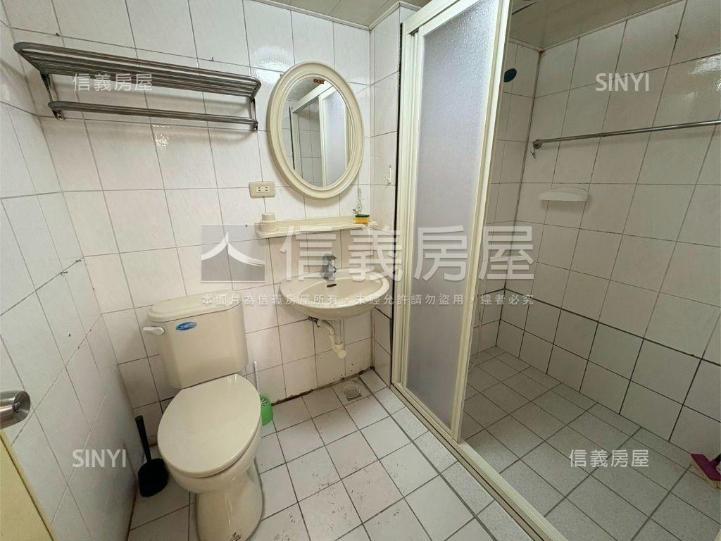 南屯五期四房附車位房屋室內格局與周邊環境