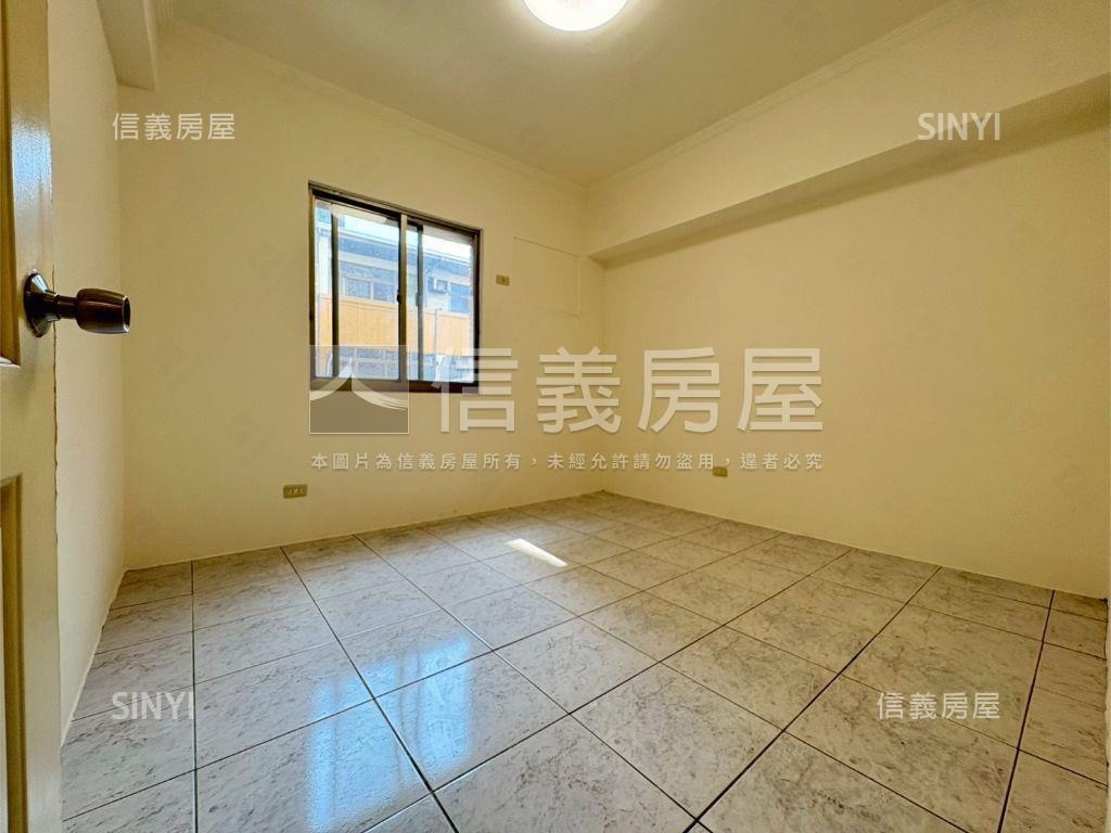 南屯五期四房附車位房屋室內格局與周邊環境