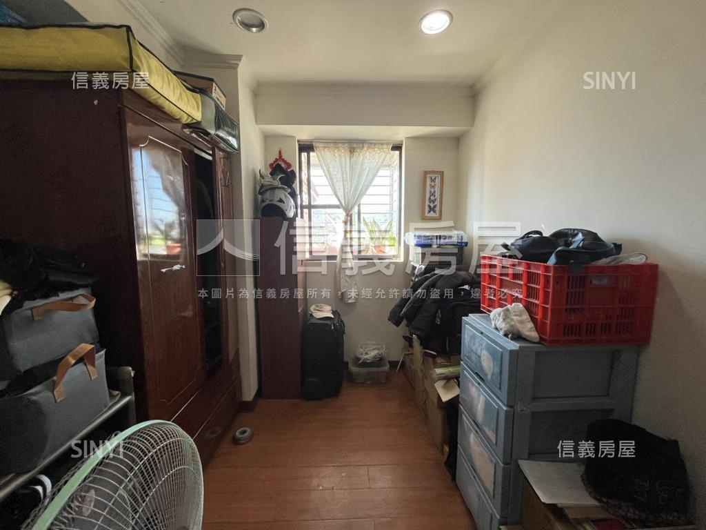 高樓遠景光明電梯３房房屋室內格局與周邊環境