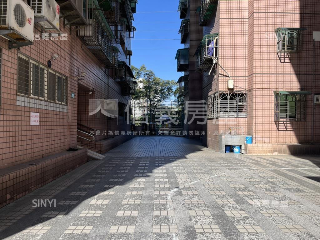 高樓遠景光明電梯３房房屋室內格局與周邊環境