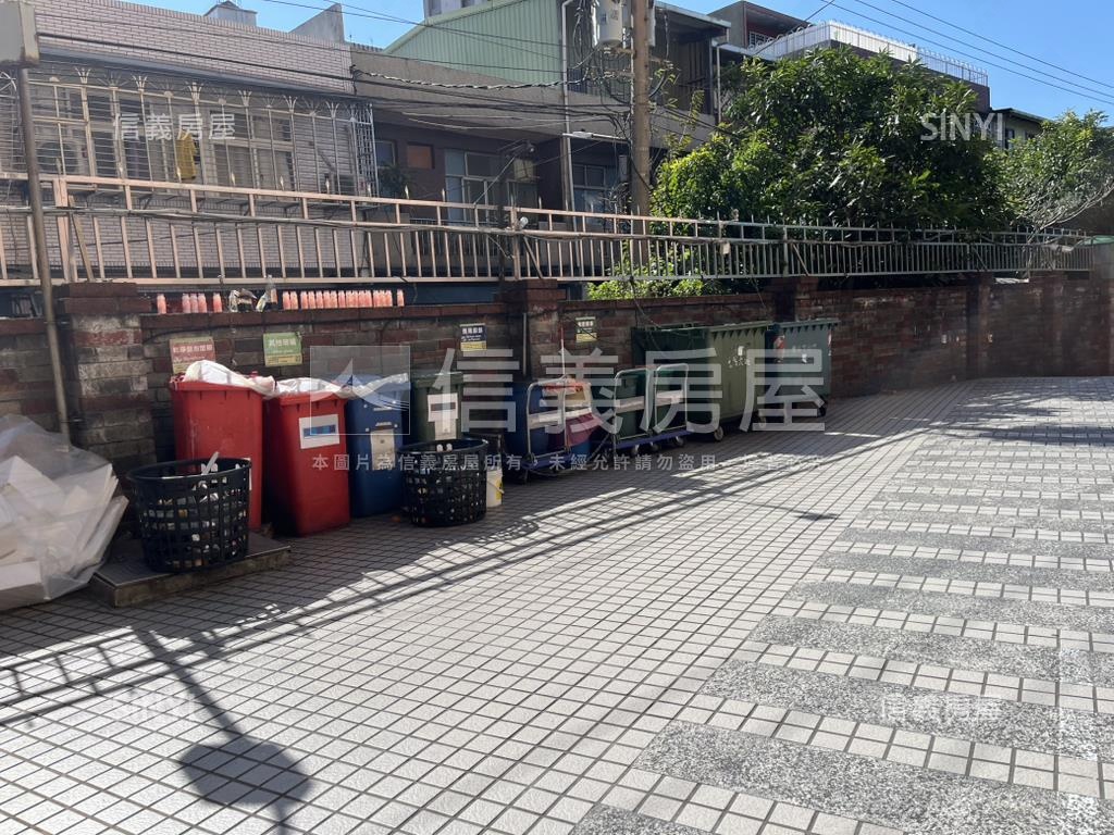高樓遠景光明電梯３房房屋室內格局與周邊環境