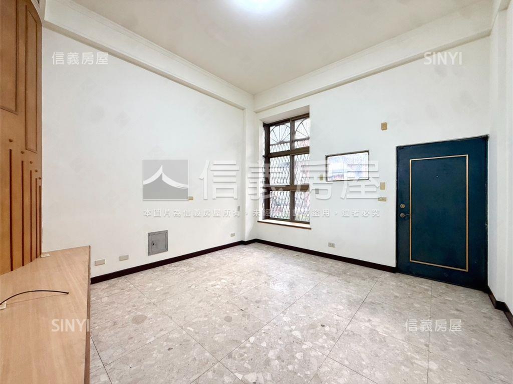 太子路中庭花園採光透天房屋室內格局與周邊環境