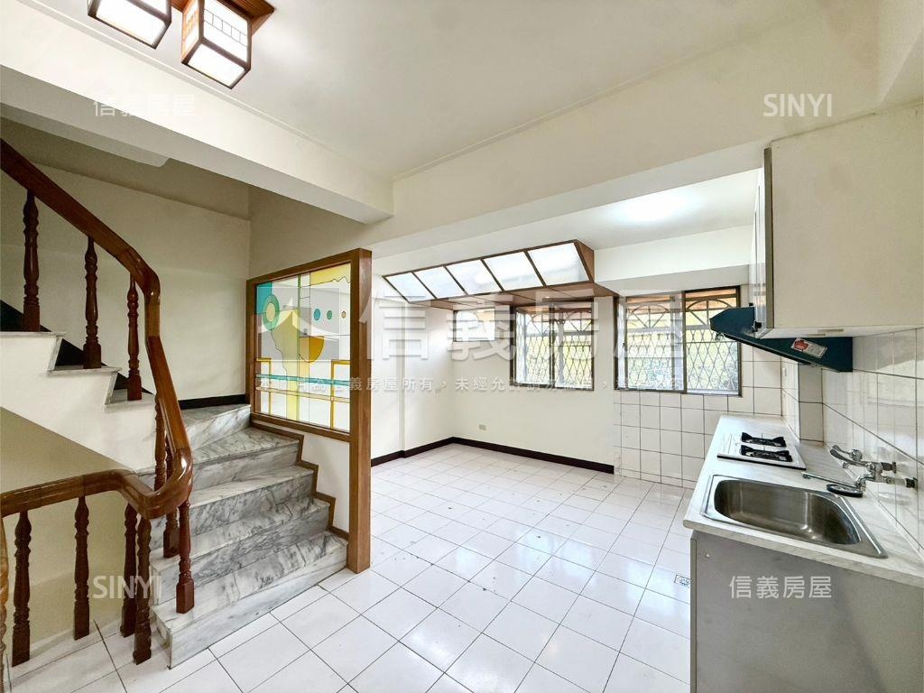 太子路中庭花園採光透天房屋室內格局與周邊環境