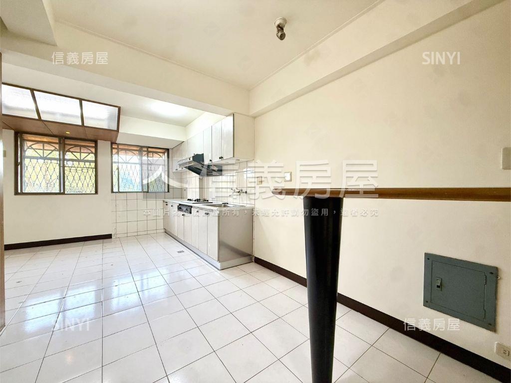 太子路中庭花園採光透天房屋室內格局與周邊環境