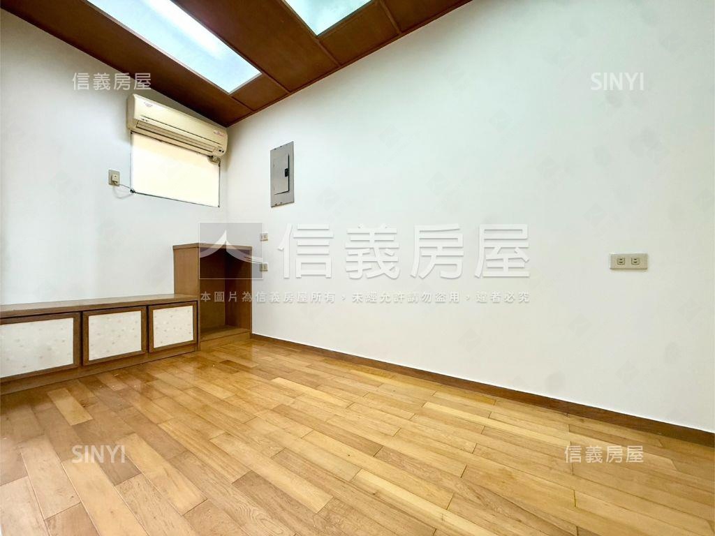 太子路中庭花園採光透天房屋室內格局與周邊環境