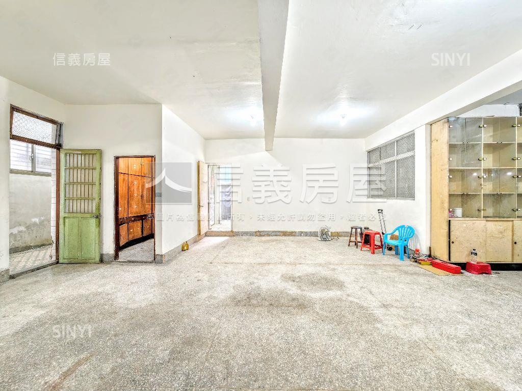 近公園金門街邊間透天房屋室內格局與周邊環境