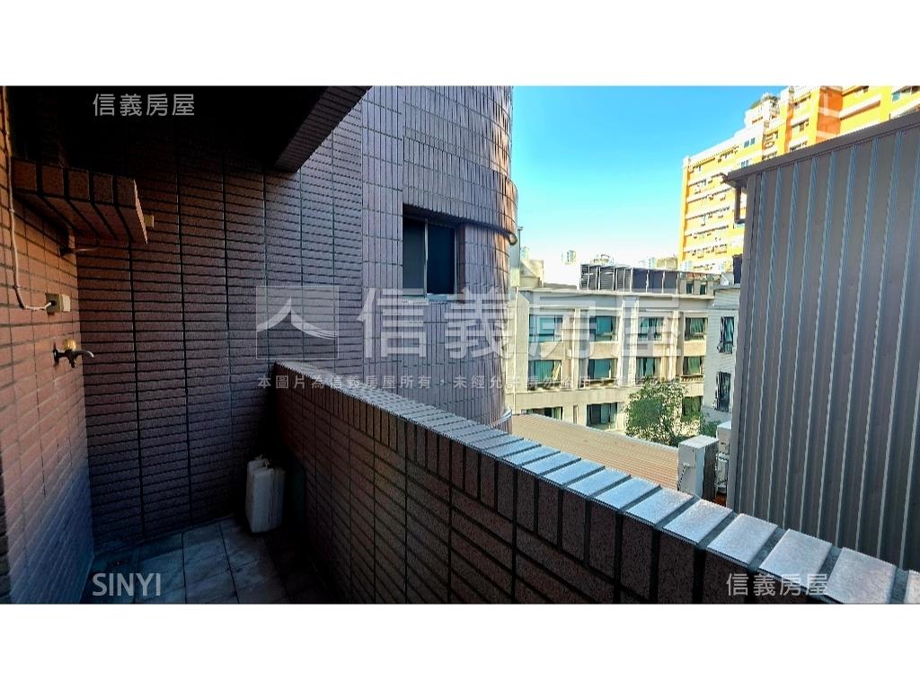 金庫上３房車位房屋室內格局與周邊環境