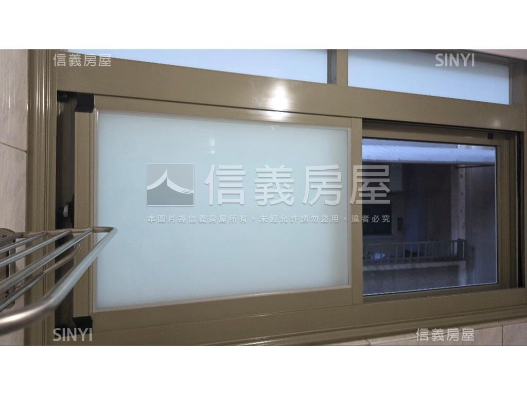 金庫上３房車位房屋室內格局與周邊環境