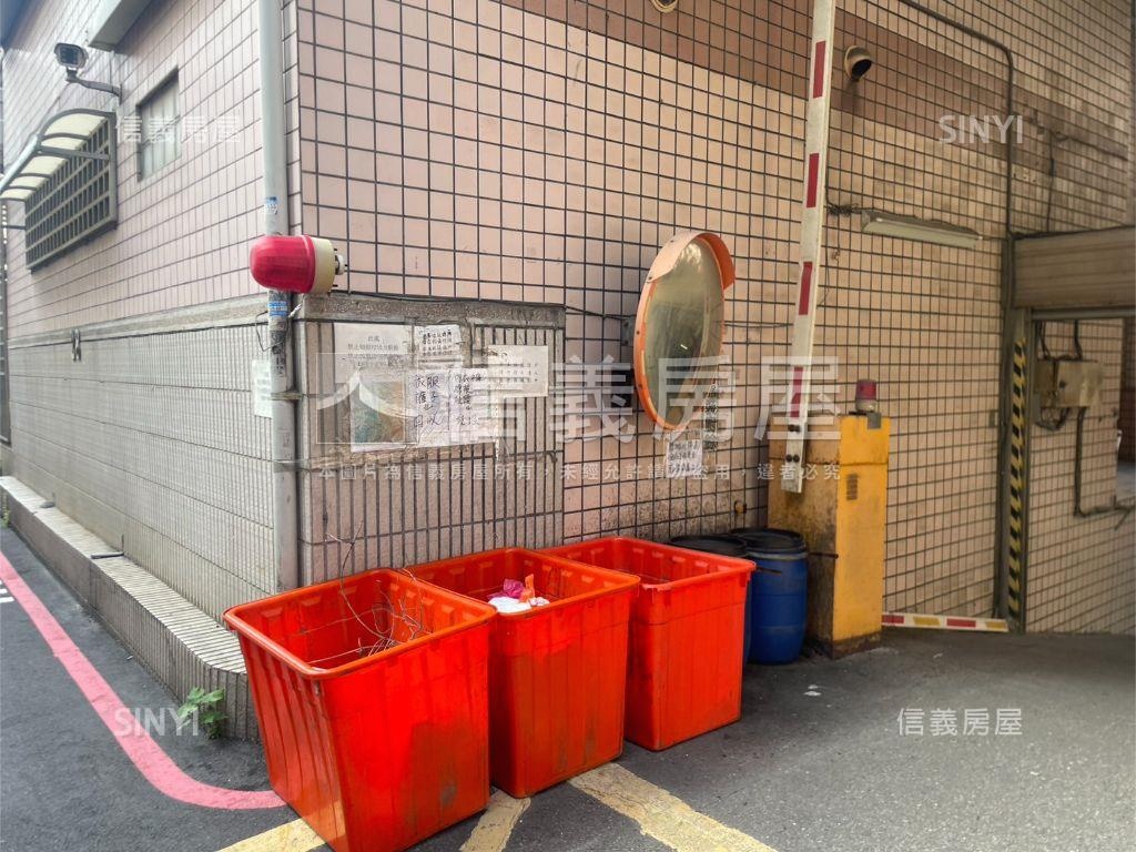 中央路電梯車位華廈房屋室內格局與周邊環境