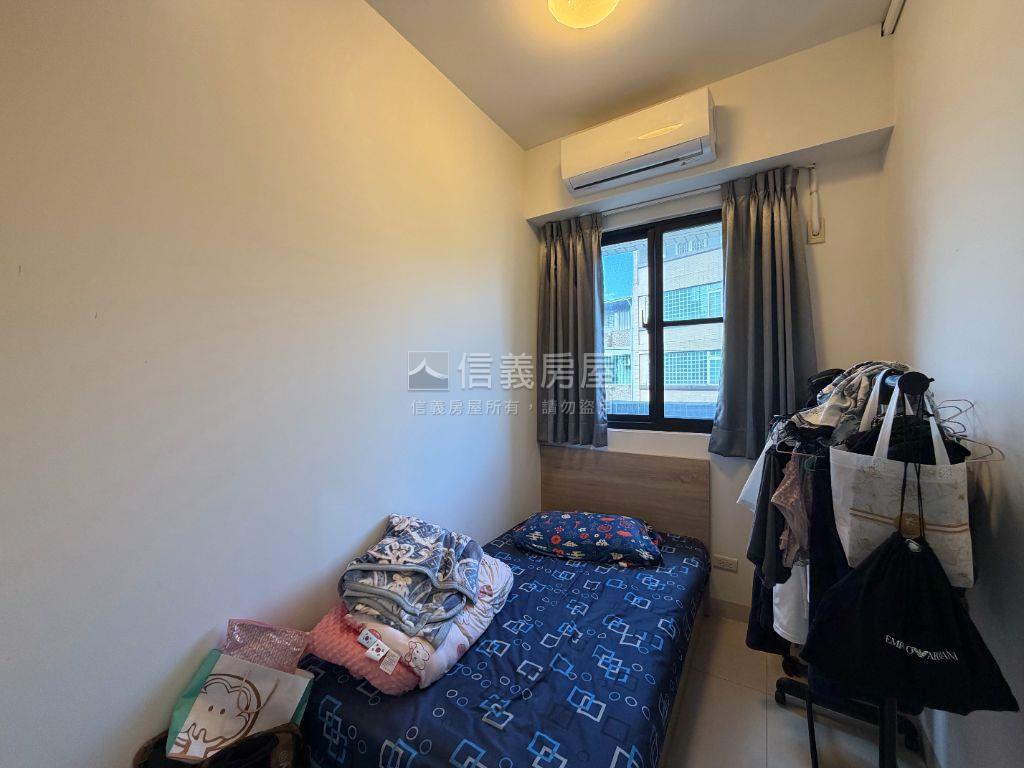 山水晶棧二房車位房屋室內格局與周邊環境