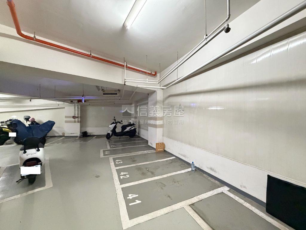 山水晶棧二房車位房屋室內格局與周邊環境