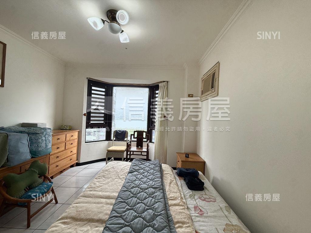 專任山海大地首景房屋室內格局與周邊環境