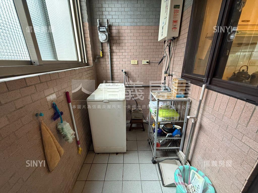 專任山海大地首景房屋室內格局與周邊環境