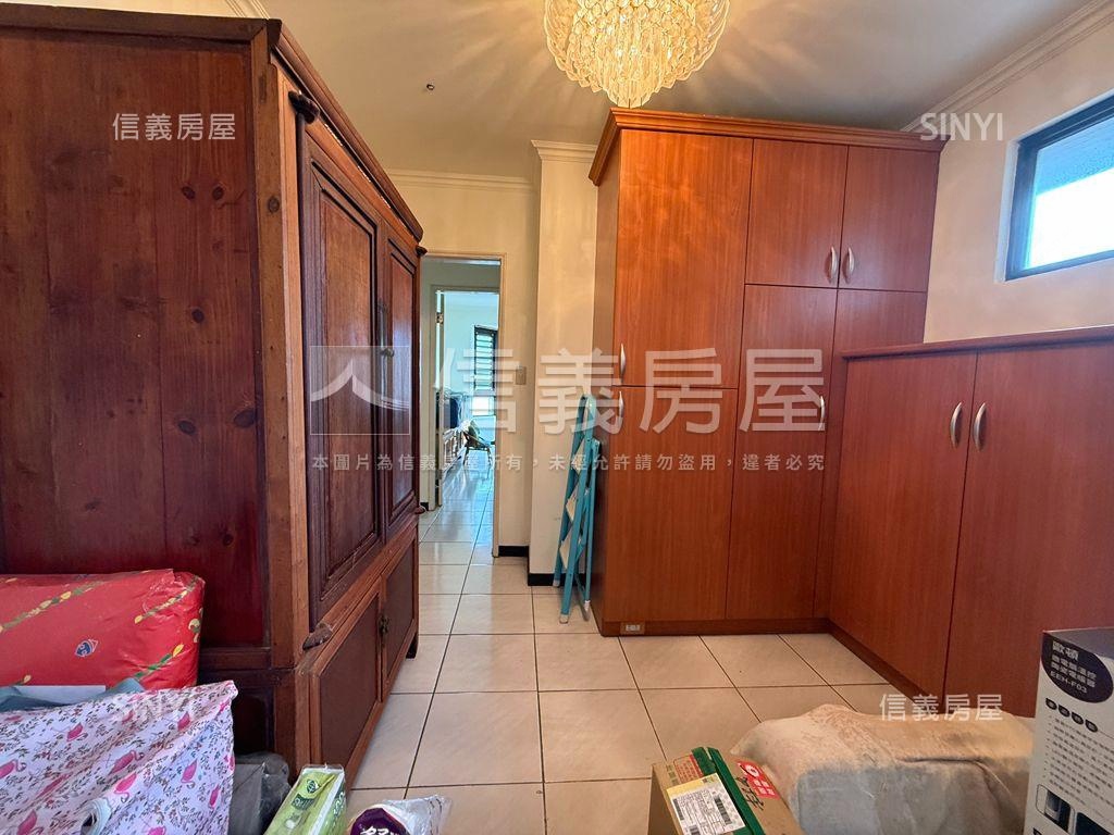 專任山海大地首景房屋室內格局與周邊環境