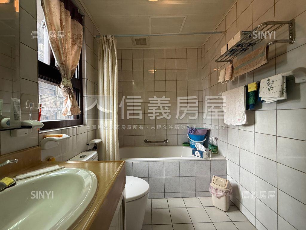 專任山海大地首景房屋室內格局與周邊環境