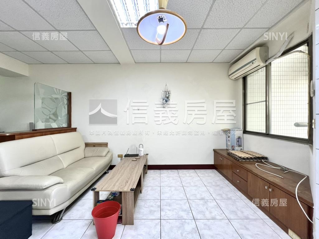 站前。高樓景觀兩房有車位房屋室內格局與周邊環境