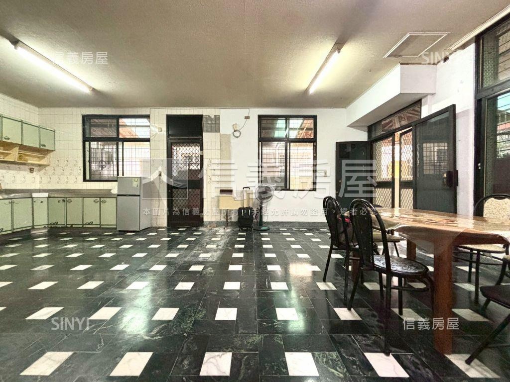 開店就要衛民街大面寬老宅房屋室內格局與周邊環境