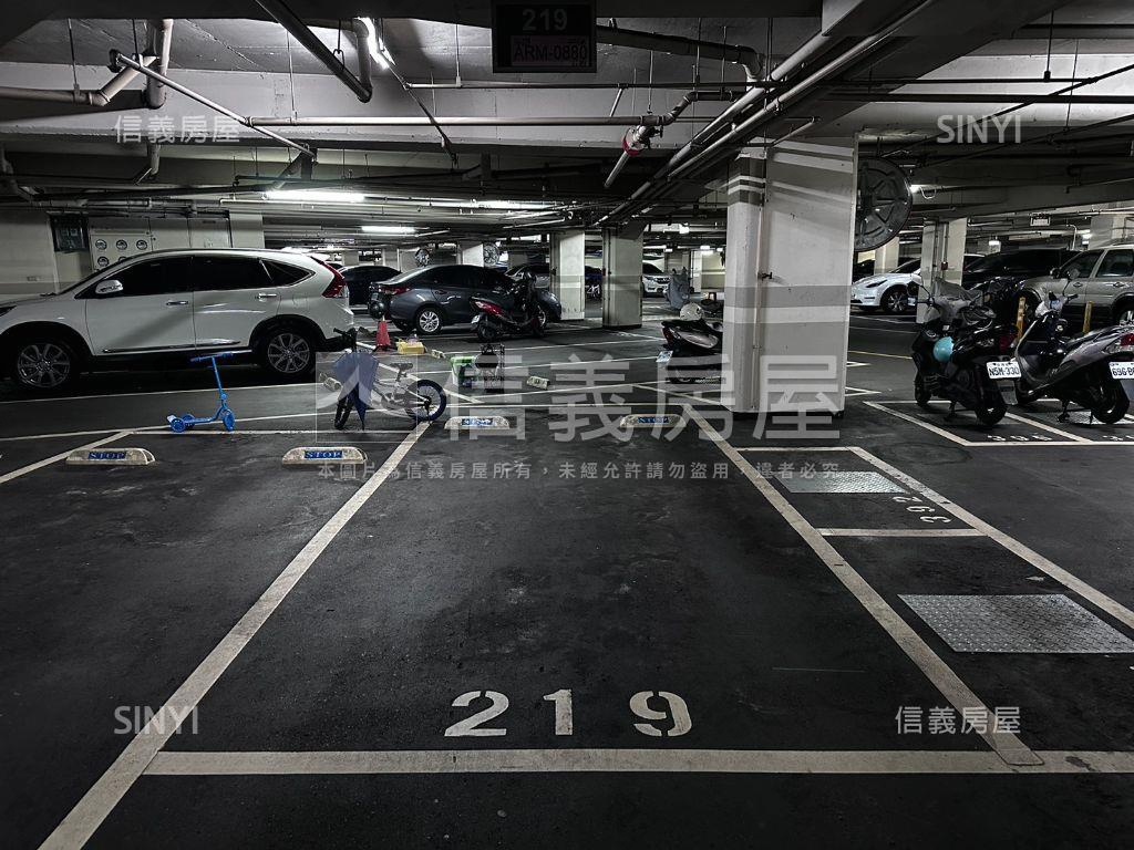 正面山景代官山兩房車位房屋室內格局與周邊環境