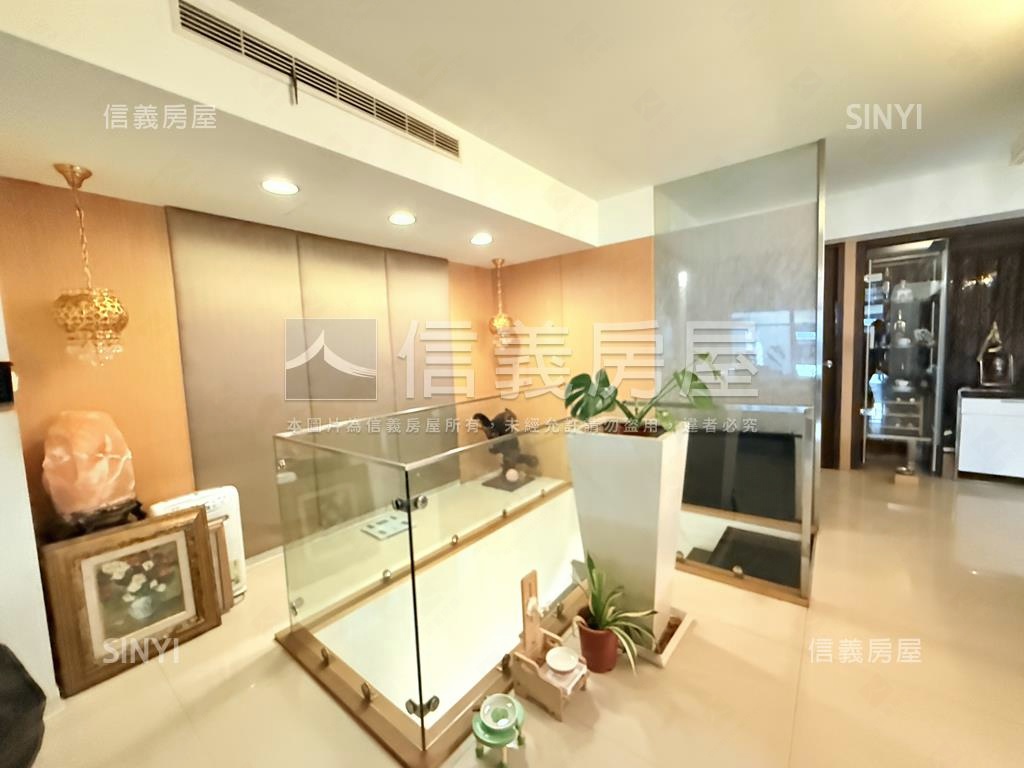 捷運多功能使用面寬一樓房屋室內格局與周邊環境