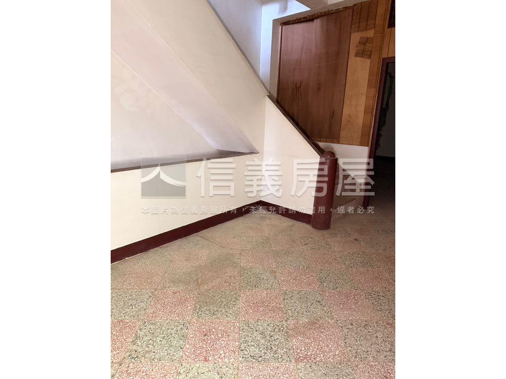 稀有臨路透天大空間房屋室內格局與周邊環境