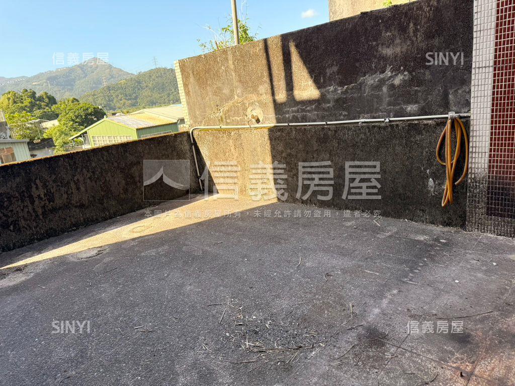 稀有臨路透天大空間房屋室內格局與周邊環境