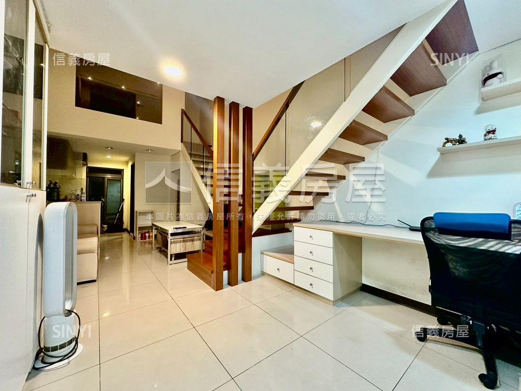 采舍七樓附車位房屋室內格局與周邊環境